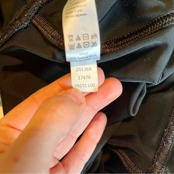 Spanx Faux Leather Moto Leggings in Very Black Size Medium - Picture 11 of 11